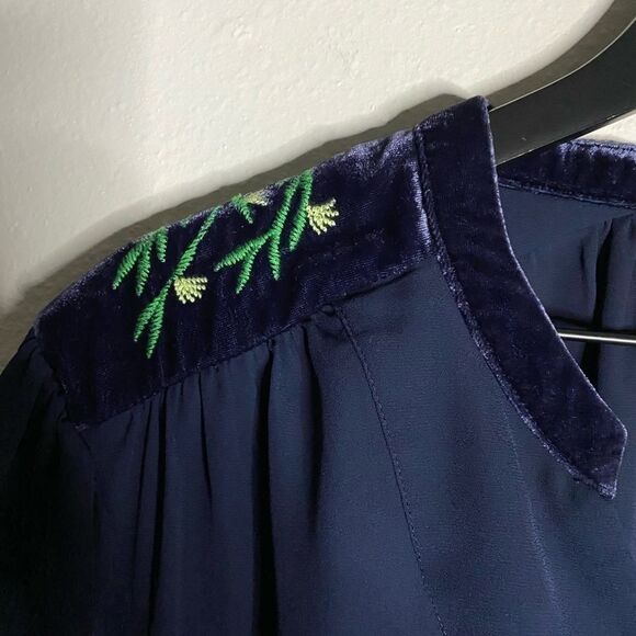 Crown & Ivy Navy Chiffon Velvet Flounce Top Size XL - Picture 5 of 13